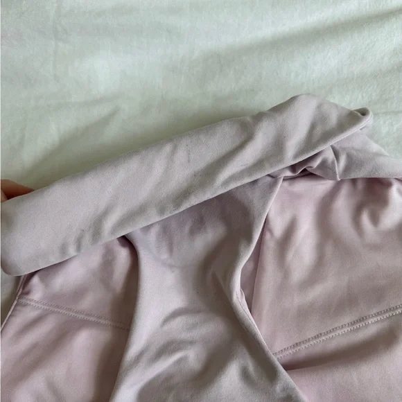 ALO Yoga Women's Light Pink Collared Tank Top - Picture 4 of 4